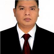 Tutor de español que enseña a todos los niños y jóvenes de todas las edades.